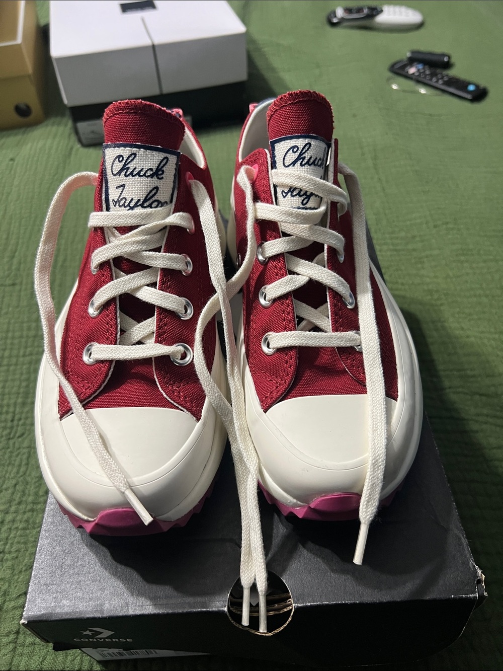 Converse Chuck Taylor Low-Top Sneakers in Red and White